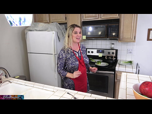 ❤️ Ibu tiri memerah susunya di dapur sebelum tarikhnya ☑ Video seks di lucah ms.hentai-id-tv.ru ❌️❤